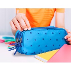 Estuche portatodo liderpapel 2 compartimentos diseño cruces azul