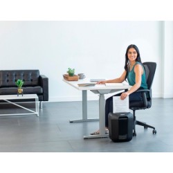 Destructora de documentos fellowes lx-45 capacidad de corte 8 hojas p4 destruye grapas clips y tarjetas