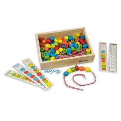 Juego andreutoys formas para ensartar  10 cordones  10 plantillas caja de 150 unidades surtidas