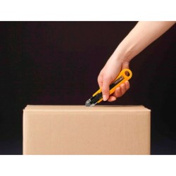 Cuter q-connect plastico ancho de seguridad retractil y con asa para colgar cuchilla 18 mm xd-123 blister 1 unidad