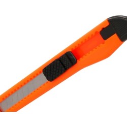 Cuter q-connect plastico estrecho cuchilla 9 mm xd-05 blister 1 unidad