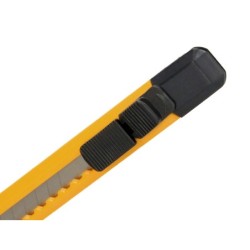 Cuter q-connect plastico estrecho cuchilla 9 mm xd-04 blister 1 unidad